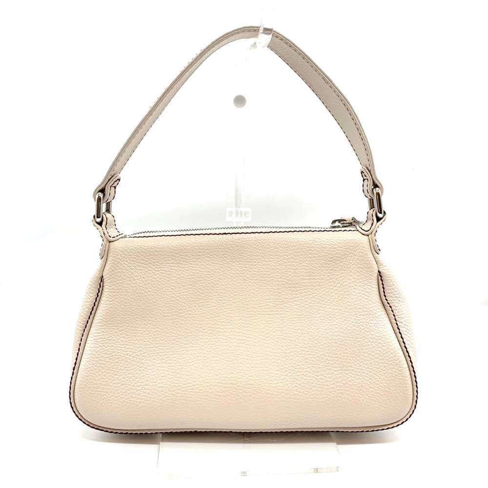 CHANEL White Leather Shoulder Bag - Picture 2 of 6